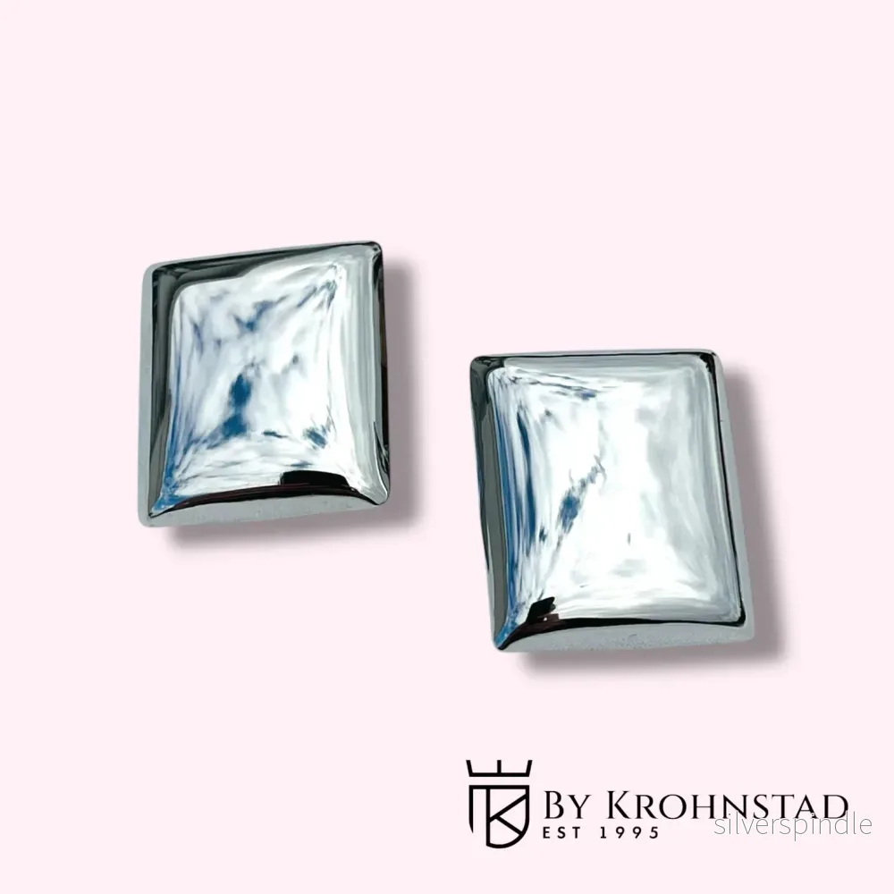 Sleek square earring silver