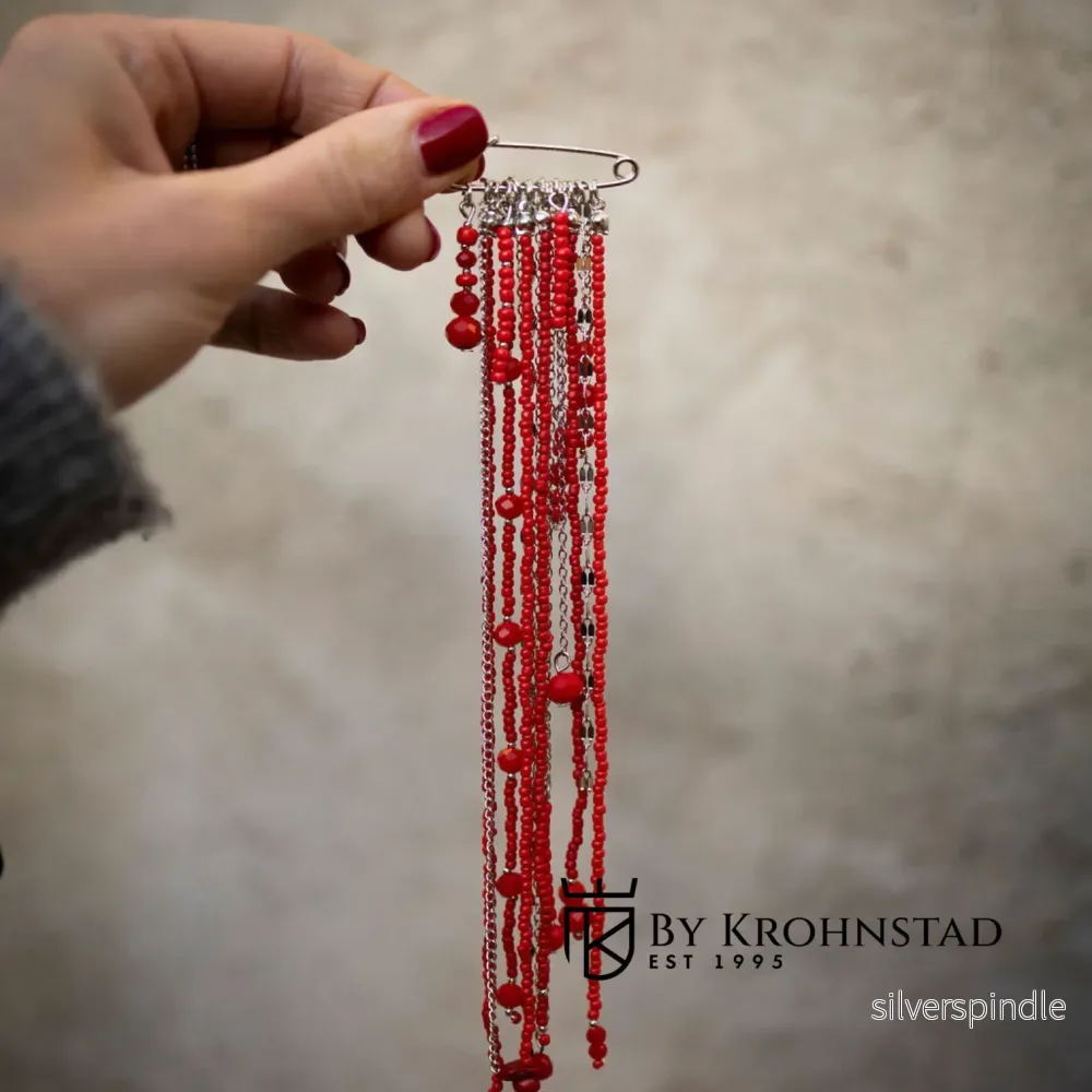 Red chain Pin