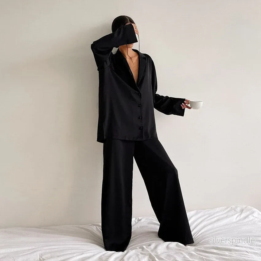 Lounge Collection | Pyjamasset för Kvinnor med Knappdesign och Loose Fit | Mjuk och Andningsbar för Komfort Lounge Collection | Pyjamasset för Kvinnor med Knappdesign och Loose Fit | Mjuk och Andningsbar för Komfort