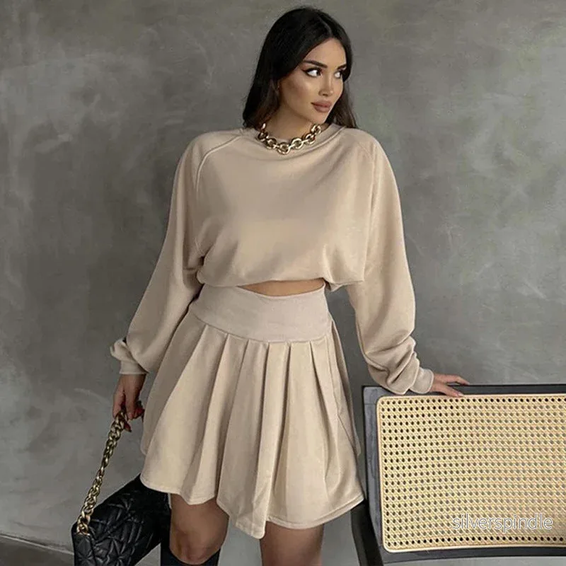 Sophie | Elegant Höstset Med Långärmad Tröja Och Plisserad Kjol