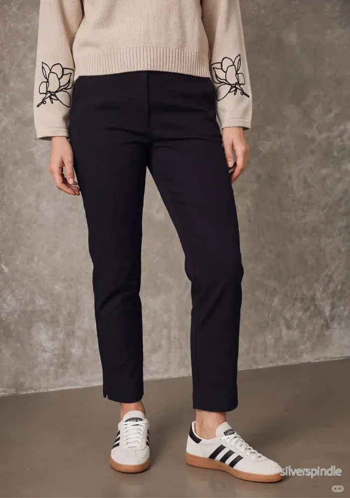 Isay Highwaist Chino – Black Isay Highwaist Chino – Black