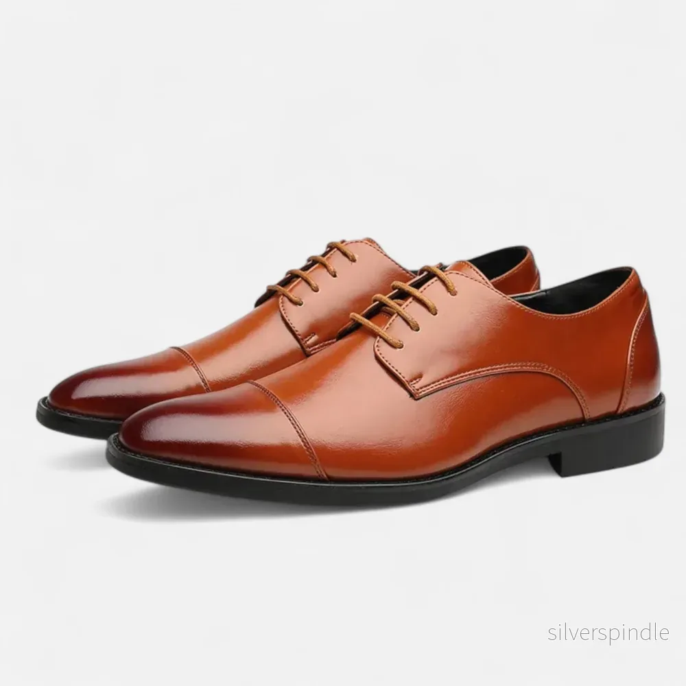 Elegant Oxford Skor för Män med Polerad Yta | Tidlös Design för Komfort och Stil Elegant Oxford Skor för Män med Polerad Yta | Tidlös Design för Komfort och Stil