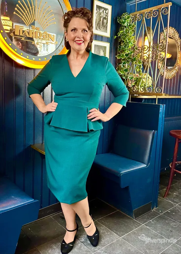 Belgravia pennklänning med peplum - grön - Bild 3