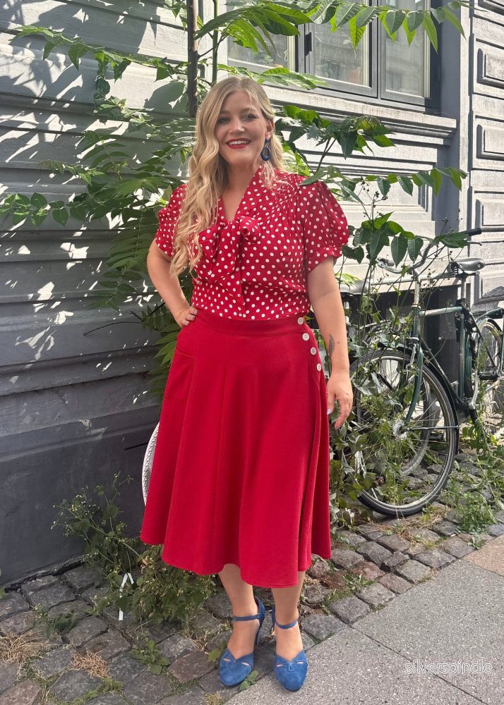 Eva kortärmad skjorta med rosett - rödprickig - Bild 2