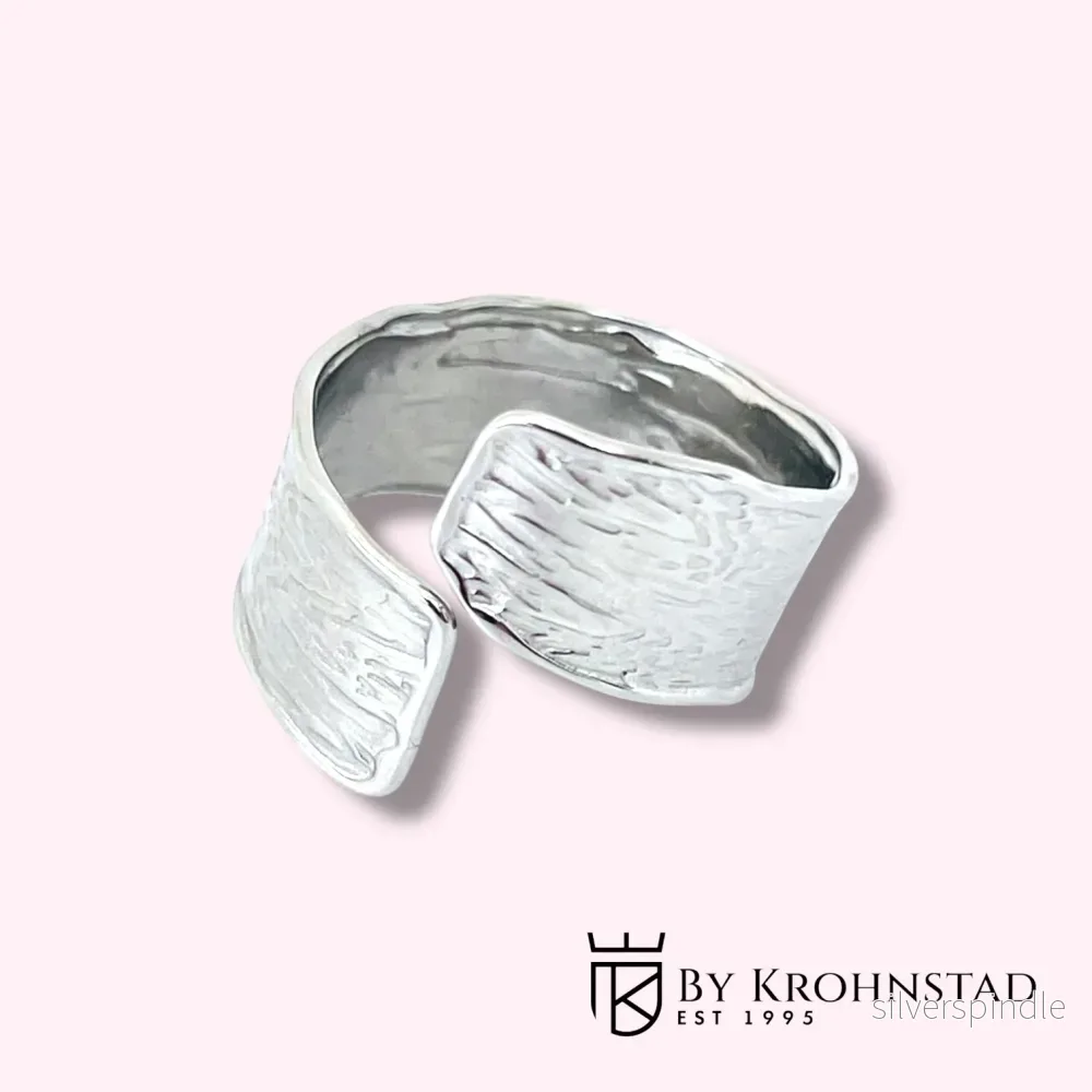 Open twist ring silver