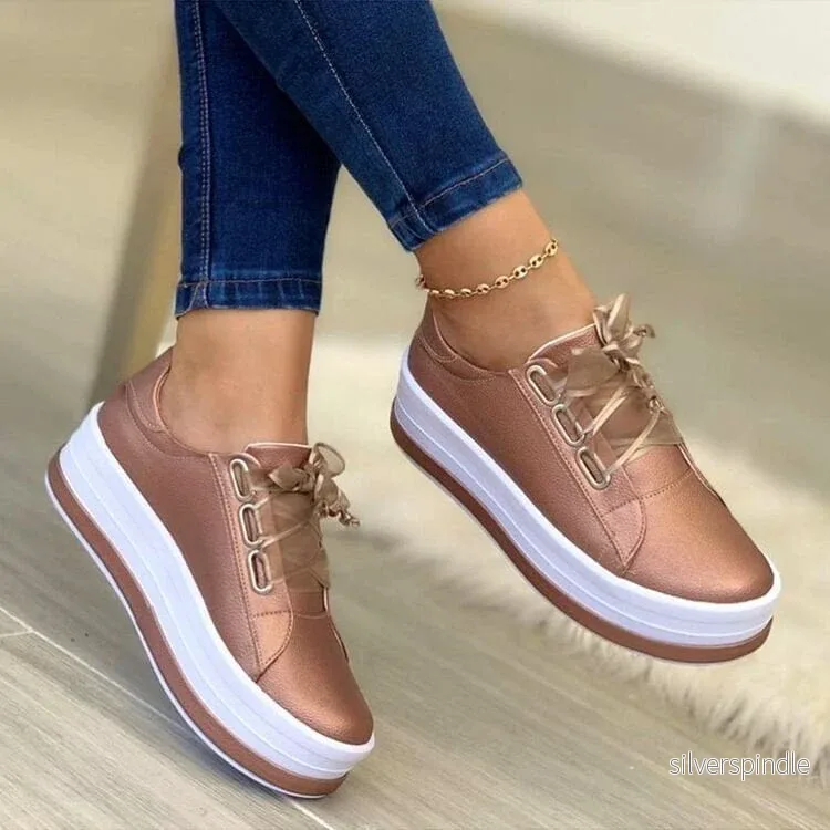 Olivia | Bekväma Platta Sneakers för Kvinnor med Snörning