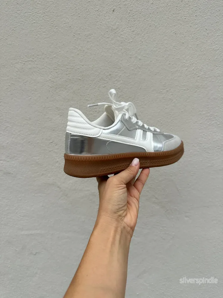 Ethan | Eleganta Silvergrå Låga Sneakers i Läderlook - Bild 2