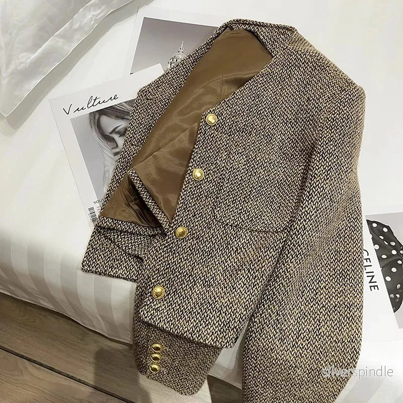 Elegant Kavaj Dam | Skräddarsydd Cropped Blazer med Guldfärgade Knappar | Feminin Stil för Kontor och Fritid - Bild 3