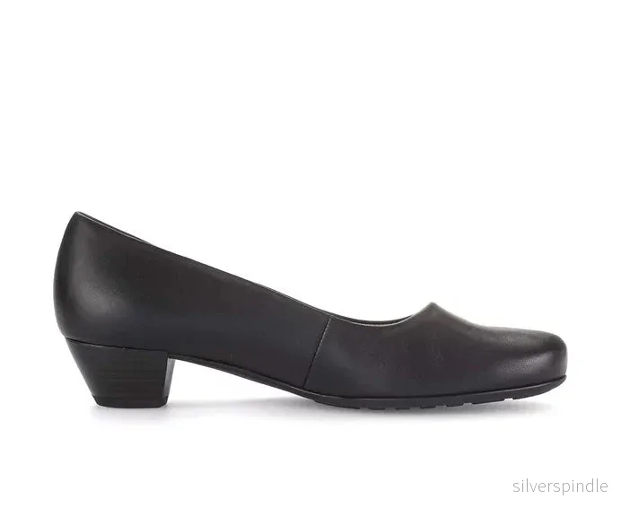 Olivia | Klassiska Svarta Pumps med Låg Klack