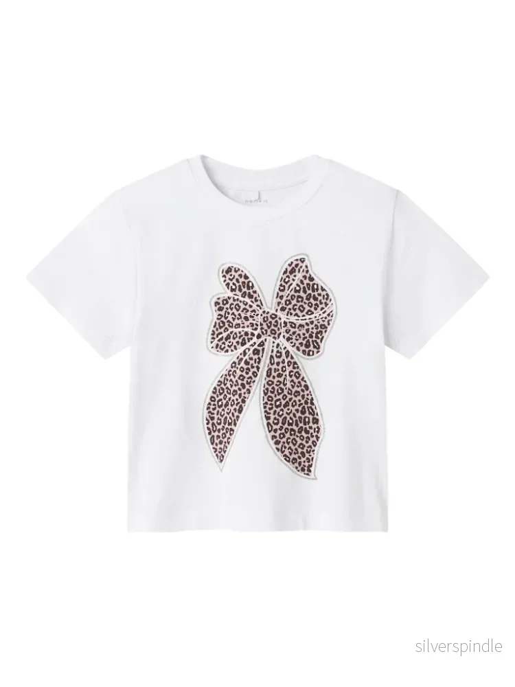 T-shirt med leopardmönstrad rosett