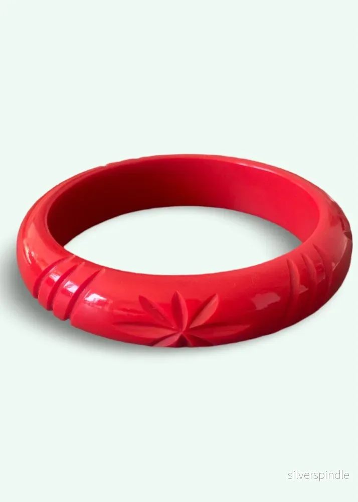 Smalt armband i 1950-talsstil - röd