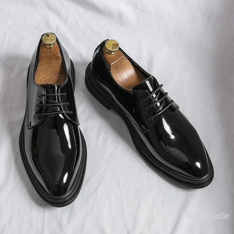 Elegant Svart Derby Skor för Män med Högblank Finish | Tidlös Design för Formella Evenemang - Bild 2