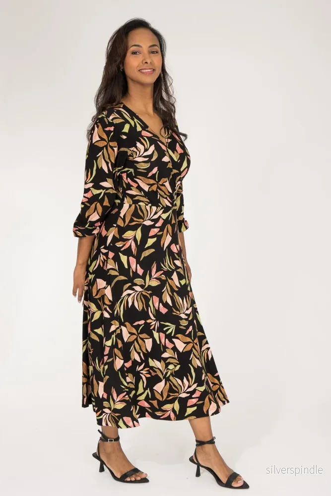 Slip-On wrap midi jersey dress - Black printed - Bild 2