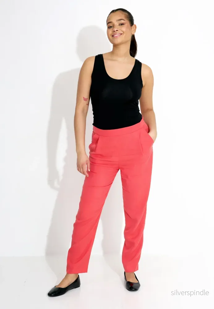 BOYFRIEND TROUSERS TENCEL - Röd
