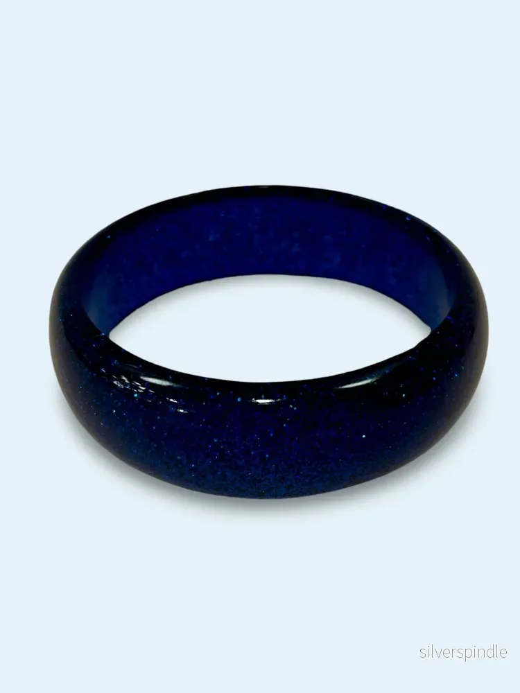 Armband i vintagestil – kungsblå glitter Armband i vintagestil – kungsblå glitter