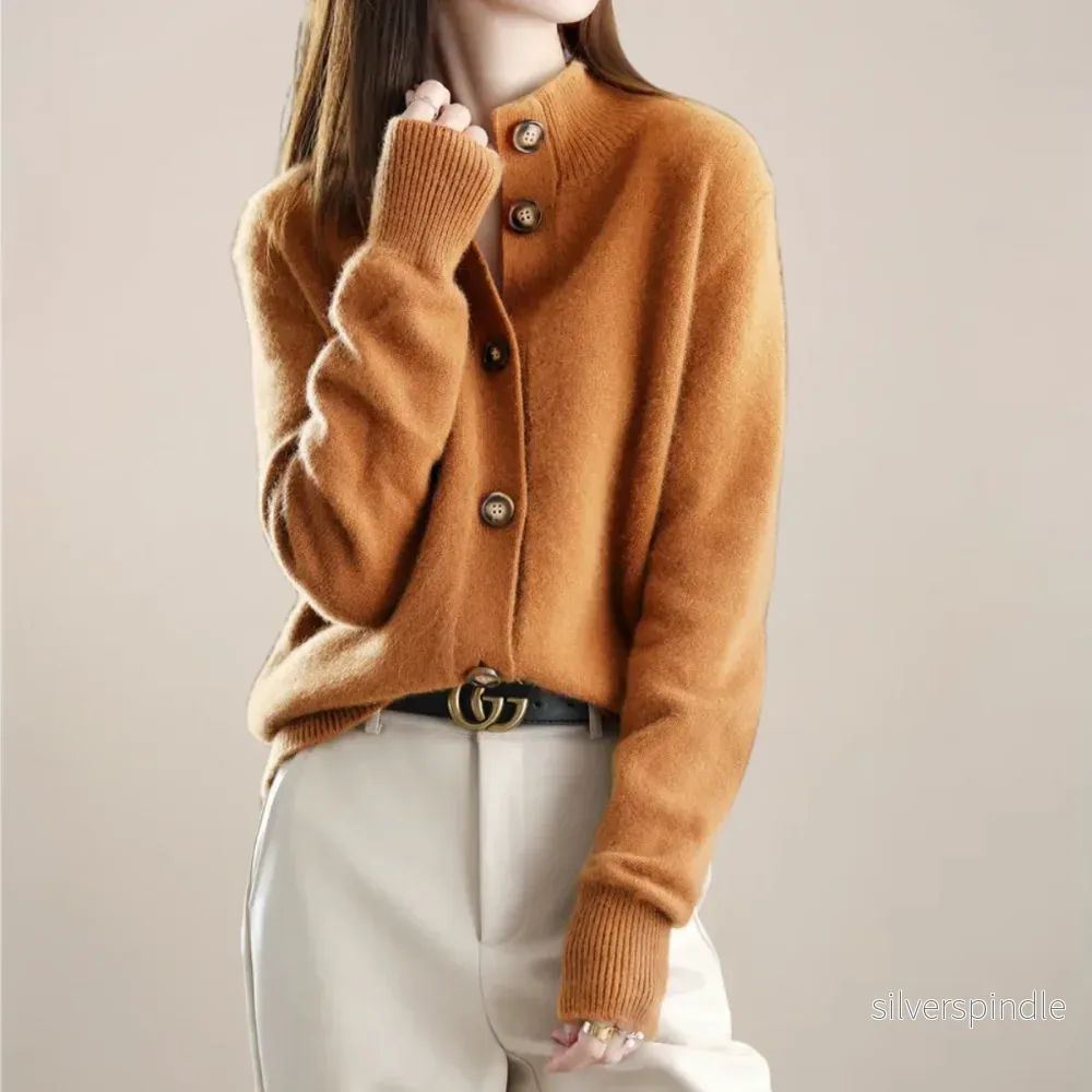 Elegant Cardigan | Dam Tröja med Mjuk Krage och Knapp Fram | Perfekt för Vardagsbruk Elegant Cardigan | Dam Tröja med Mjuk Krage och Knapp Fram | Perfekt för Vardagsbruk
