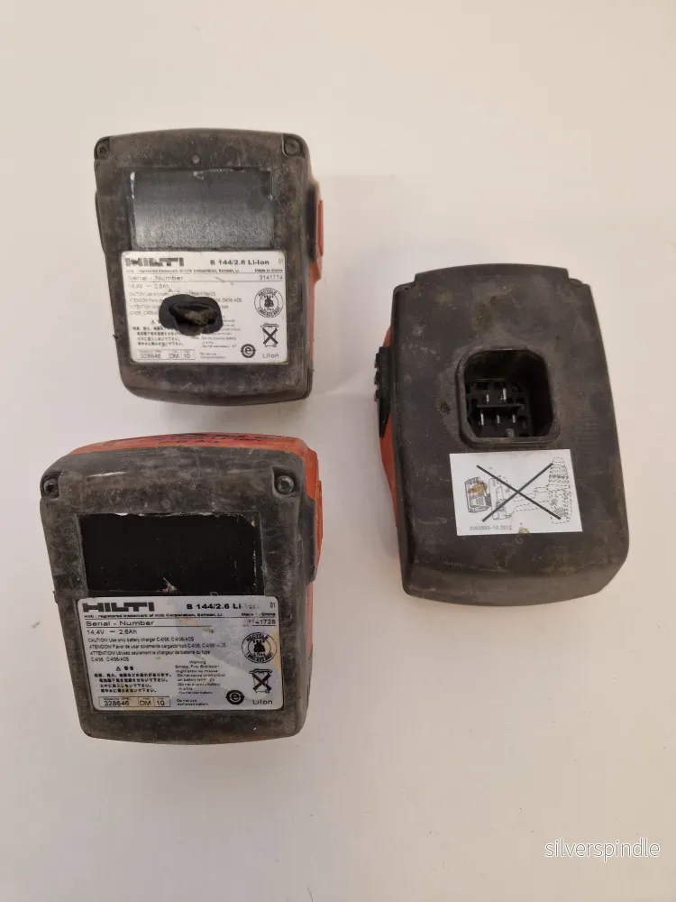 HILTI batterier + adapter till laddare - Bild 2