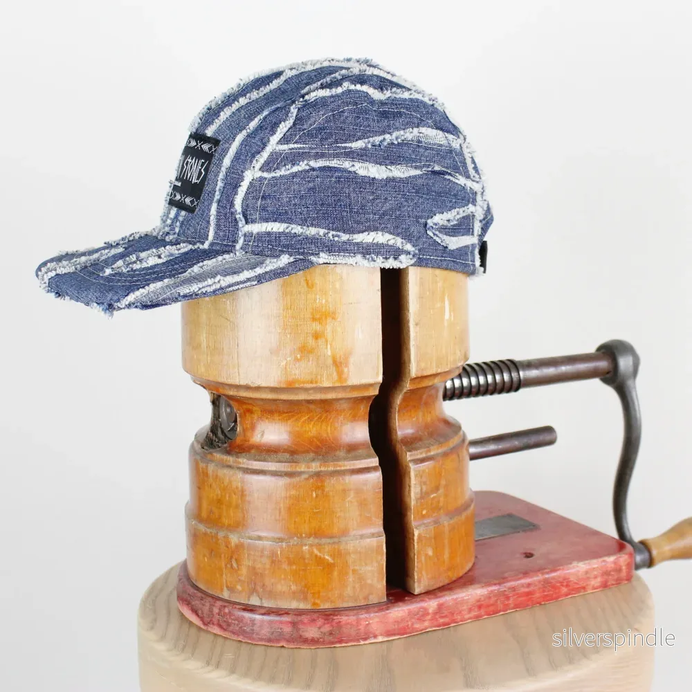 Distressed denim cap - Bild 2