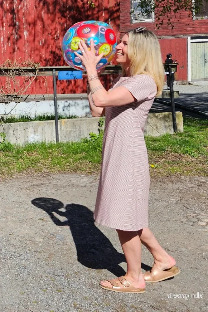 Bomullsklänning med holk Bomullsklänning med holk