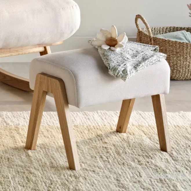 Hera fotpall i naturlig ek – Barley