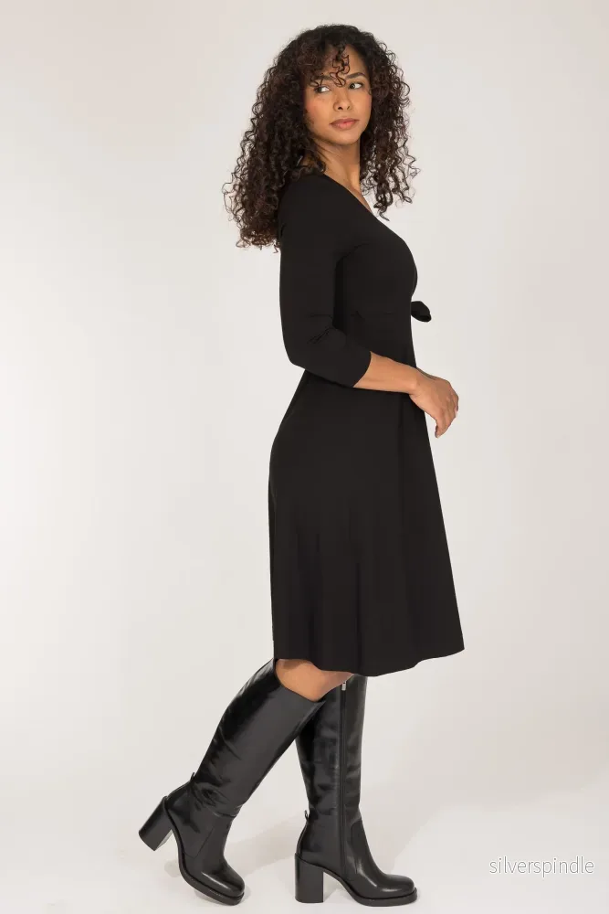 Loose fit short wrap jersey dress - Black - Bild 3