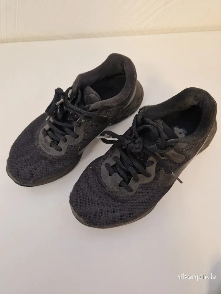 Träningsskor och badskor stl. 36, 35 & 35 - Bild 3