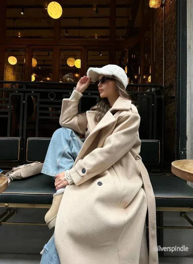 Olivia | Elegant Dubbelknäppt Vinterkappa Dam med Strukturerad Silhuett - Bild 3