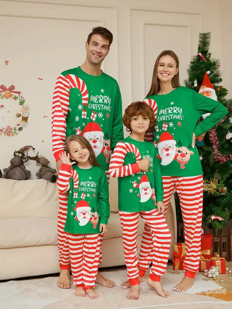 Familjepyjamas | Julpyjamas med Jultomte och Randiga Byxor | Mysigt Set för Koordinerad Jultradition - Bild 2