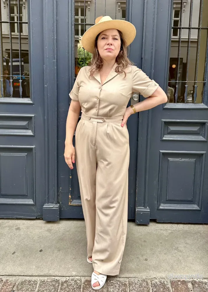 Maxine jumpsuit med korta ärmar - beige sand - Bild 3