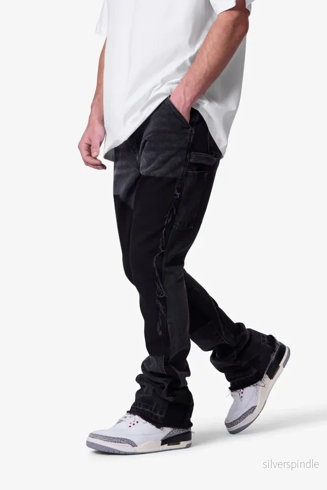 Mason | Slim Fit Flare Jeans med Paneldesign Mason | Slim Fit Flare Jeans med Paneldesign