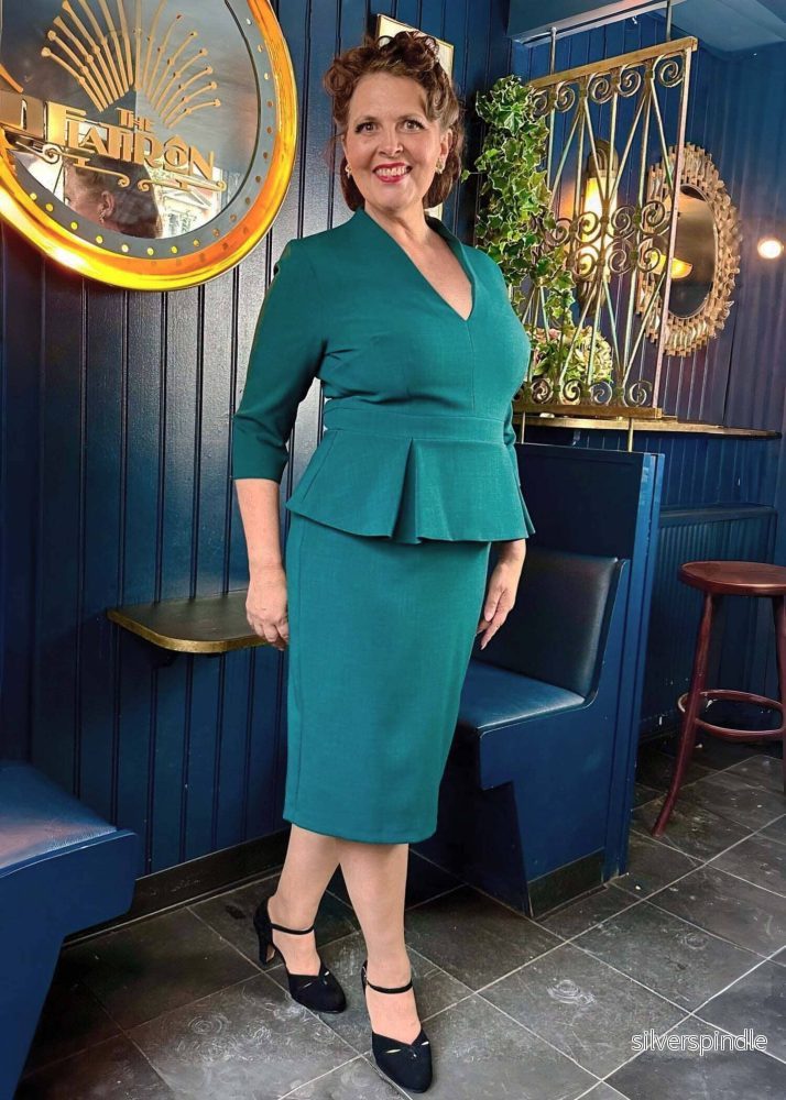 Belgravia pennklänning med peplum - grön - Bild 2