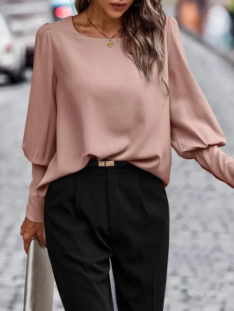Elegant Blus Dam | Satinblus med Puffärmar och Rund Halsringning | Tidlös Design för Vardag och Arbete - Bild 3