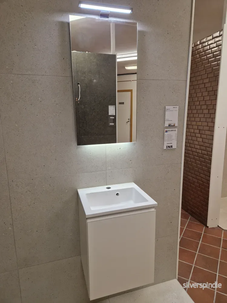 Vask, underskåp, spegel