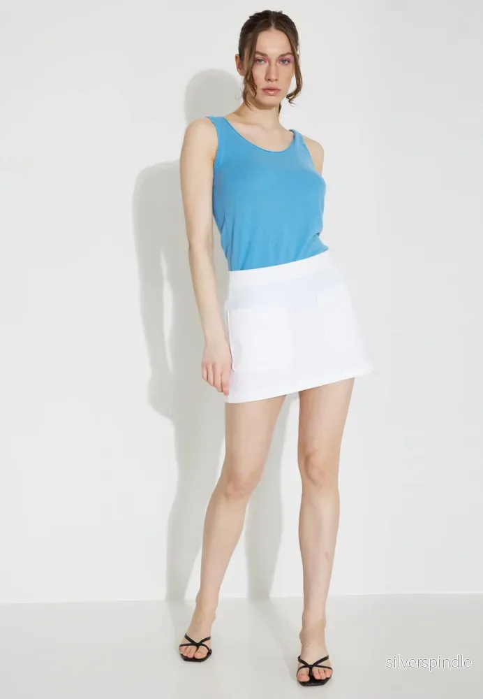 SKIRT W POCKET 09111 – Vit SKIRT W POCKET 09111 – Vit