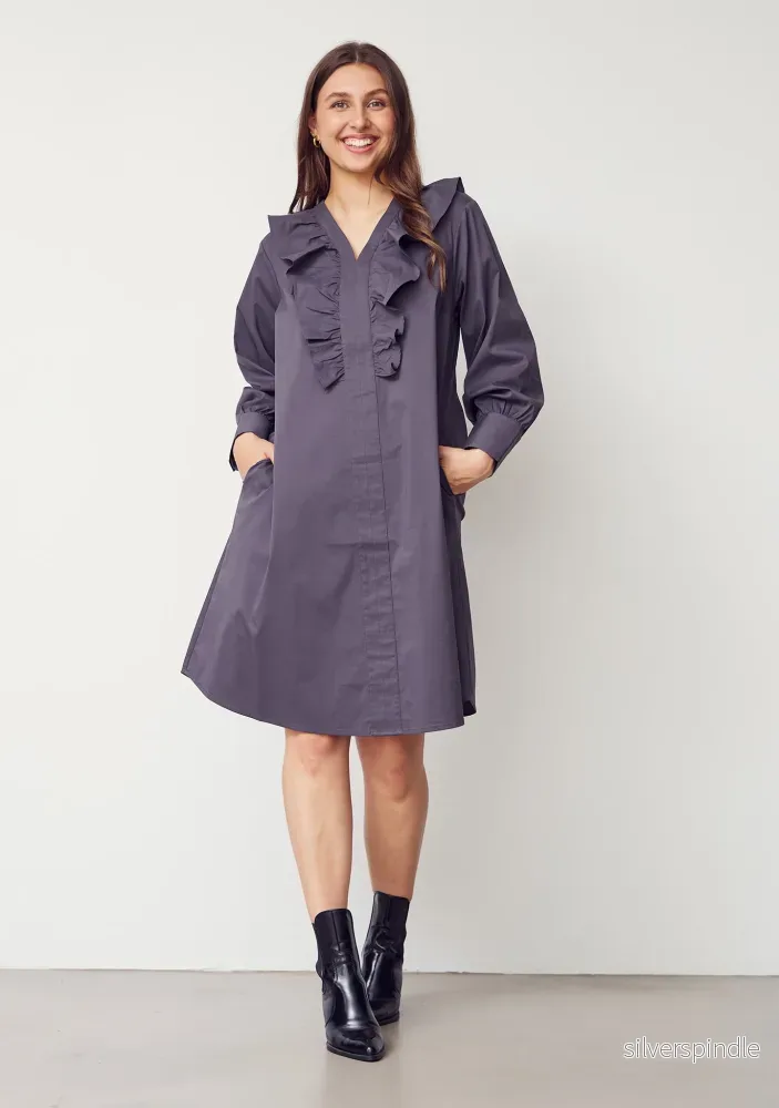 Sigga V-Flounce Dress – Grey Sigga V-Flounce Dress – Grey