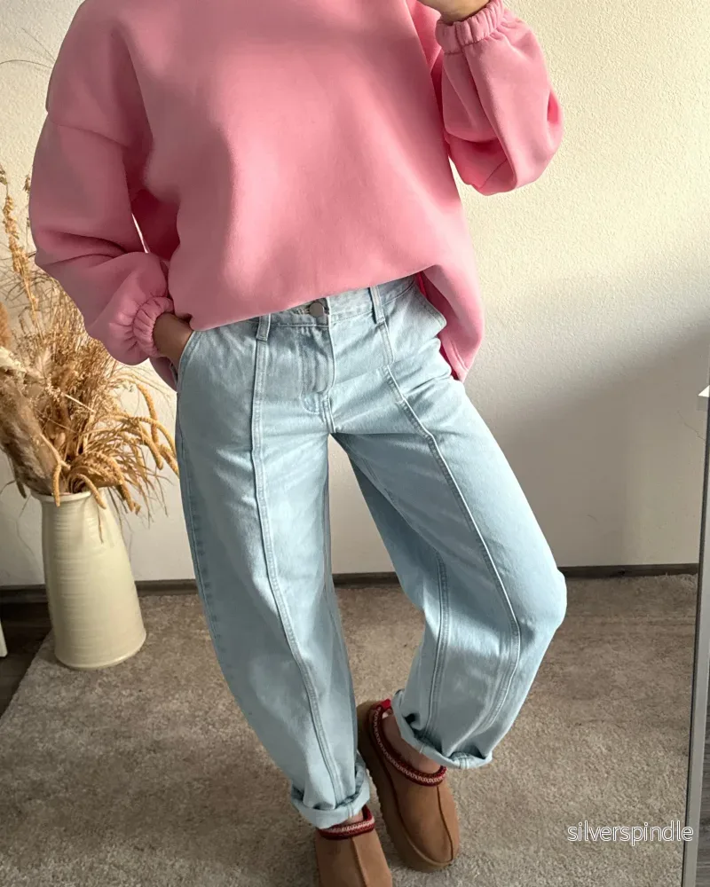 Emily | Ljusblå Vida Ben Jeans med Mellanhög Midja - Bild 2