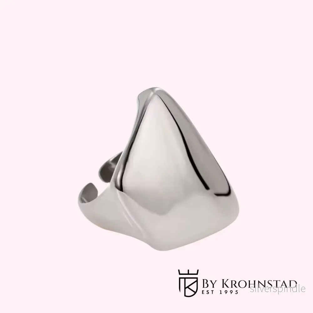 Sleek Square silver Ring