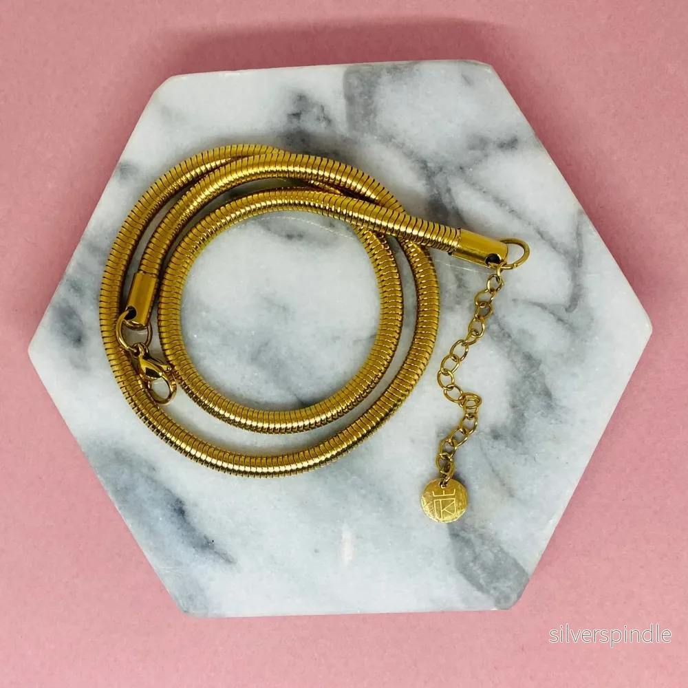Easy gold necklace