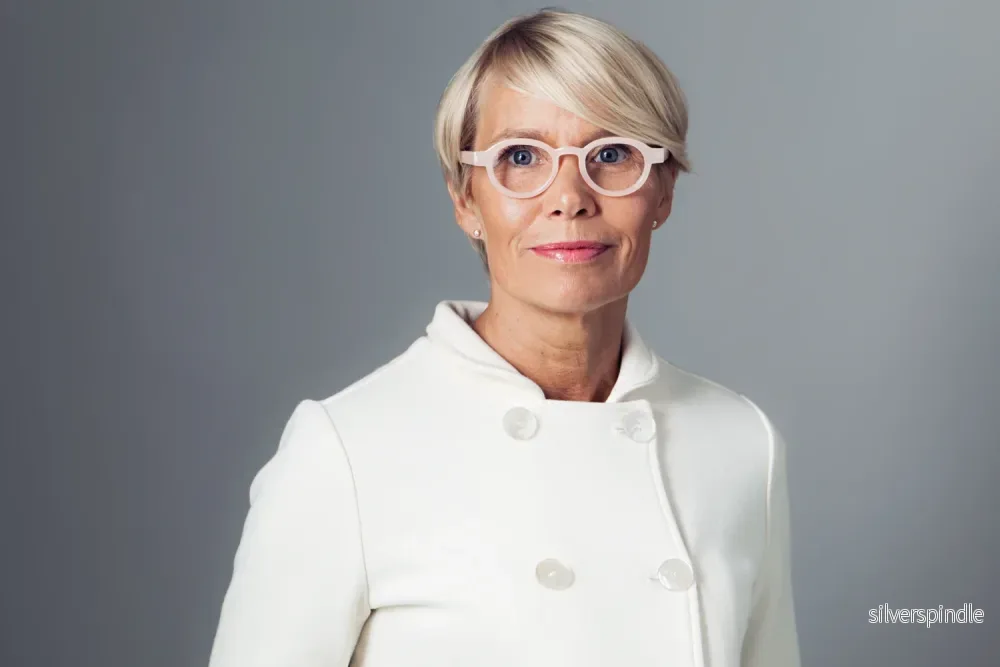 ELIN grey wood-look Reading Glasses SOLD OUT - Bild 3