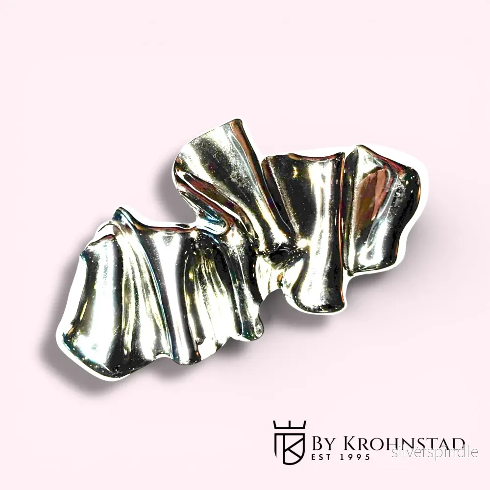 Silver wave brooch