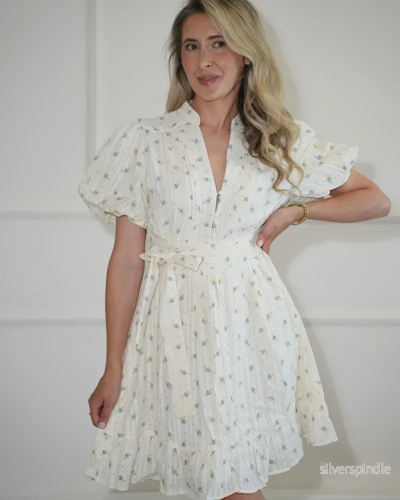 Sophie | Blommig Sommarklänning med Puffärmar och Justerbar Midja - Bild 2