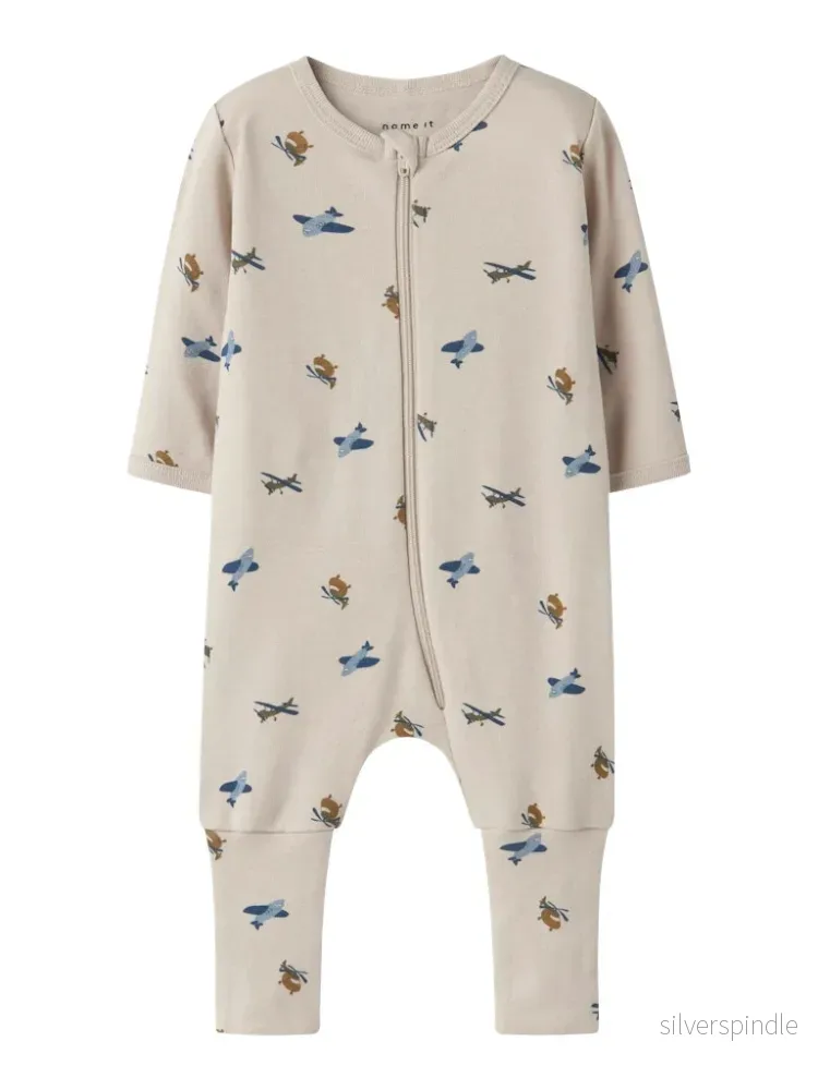 Flygplan pyjamas med vikmudd, fot/utan fot