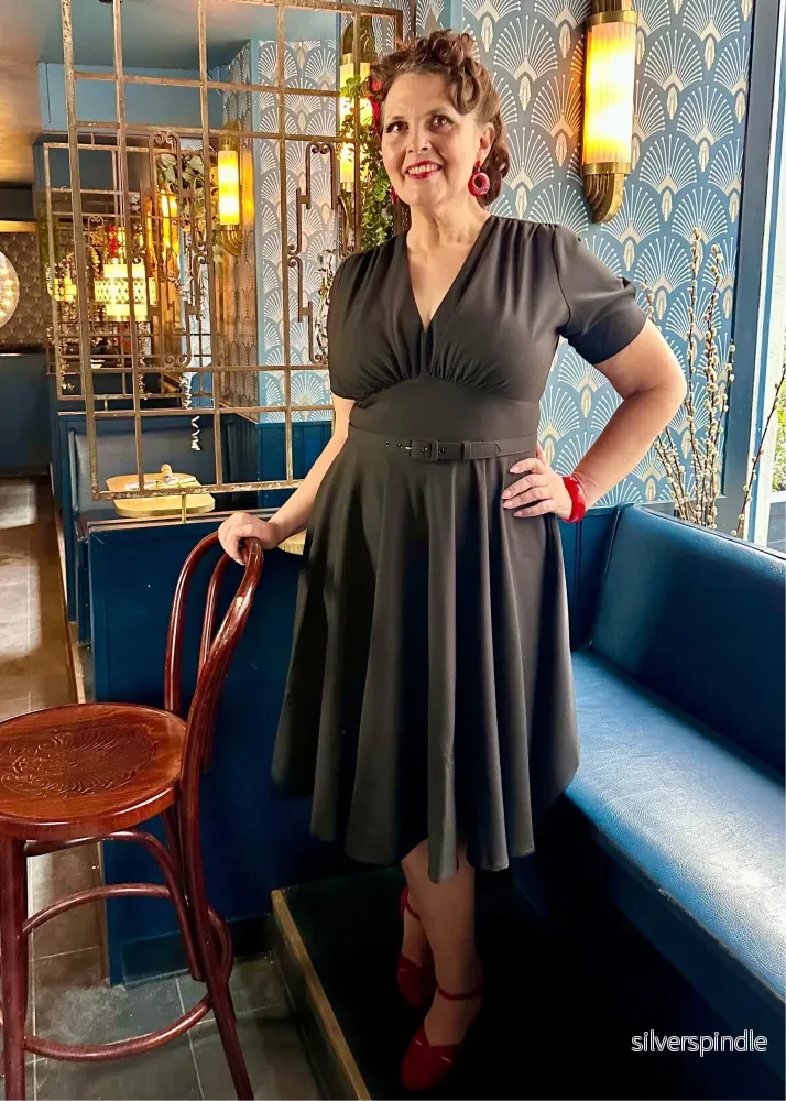 Marilyn kortärmad swingklänning - svart - Bild 2