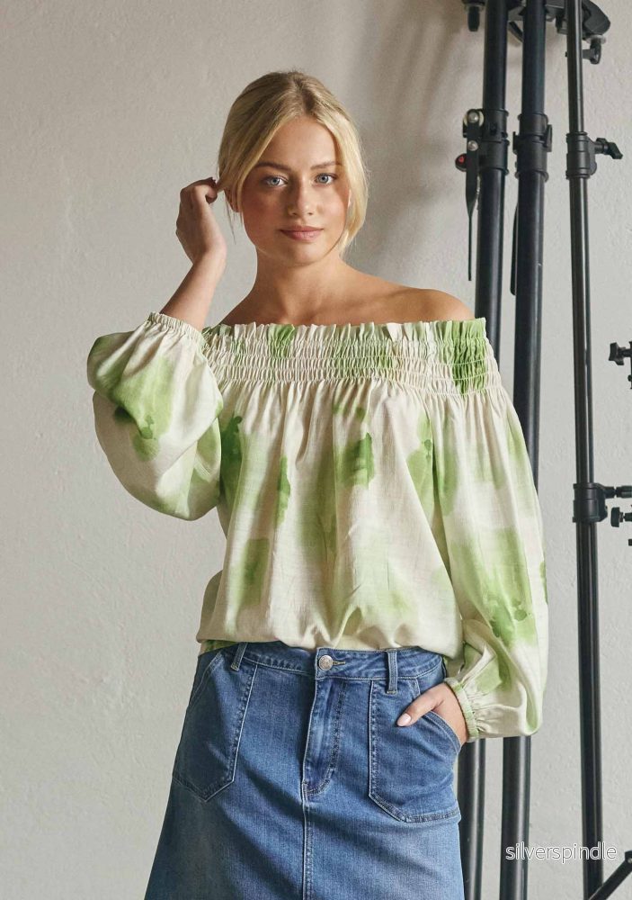 Ane Stretch Blouse – Green Watercolor Ane Stretch Blouse – Green Watercolor