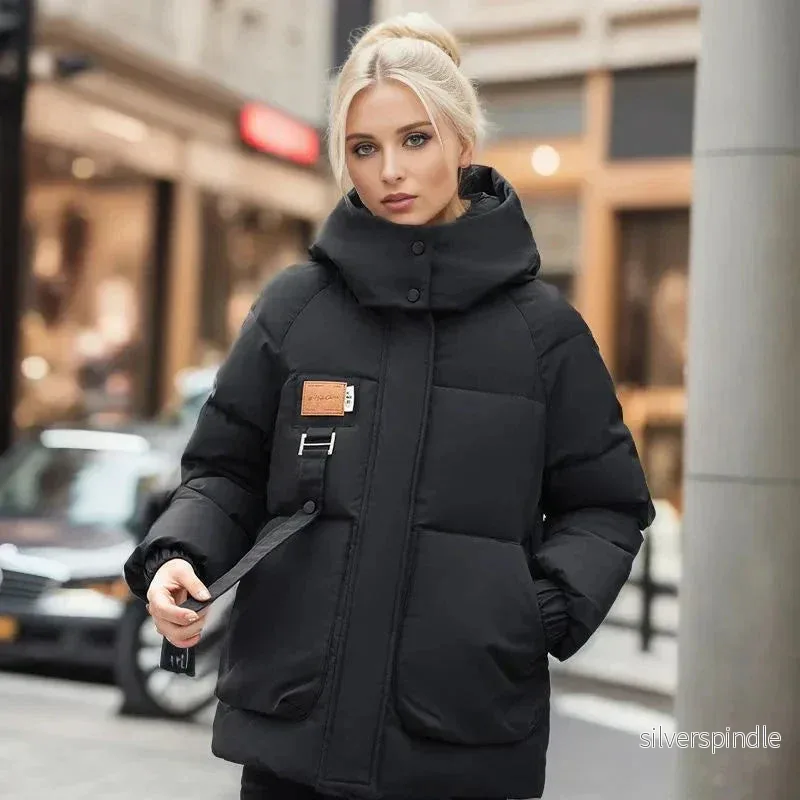 Sofia | Vadderad Lång Vinterjacka Dam med Huva och Fickor - Bild 2