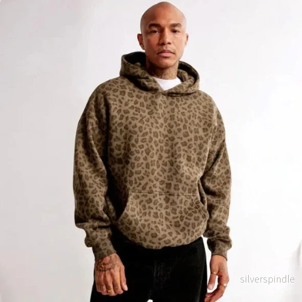 Oliver | Vinter Leopardmönstrad Hoodie med Avslappnad Passform Oliver | Vinter Leopardmönstrad Hoodie med Avslappnad Passform