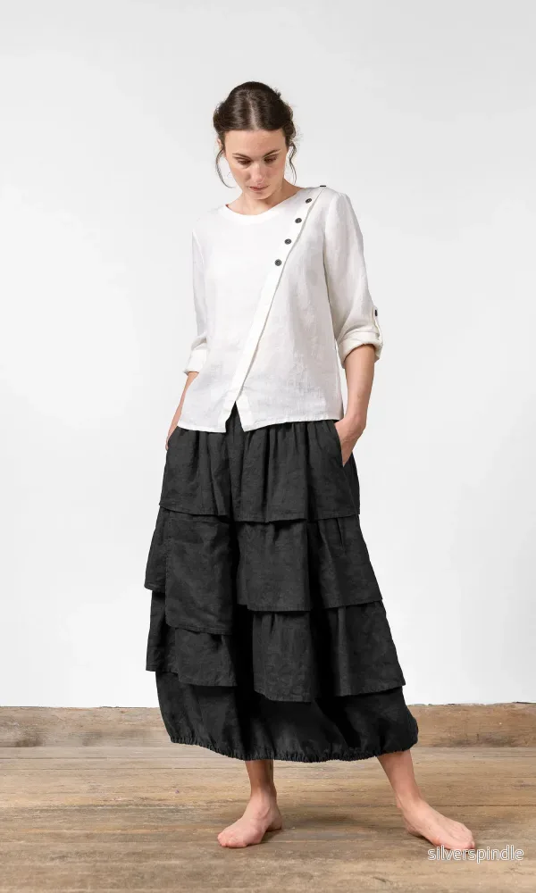 Blus med omlottknäppning i linne Blus med omlottknäppning i linne