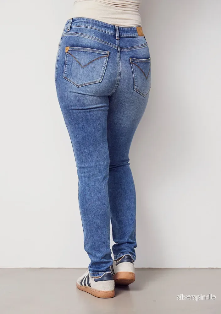 Lecco Basic Jeans - Mid Wash - Bild 3