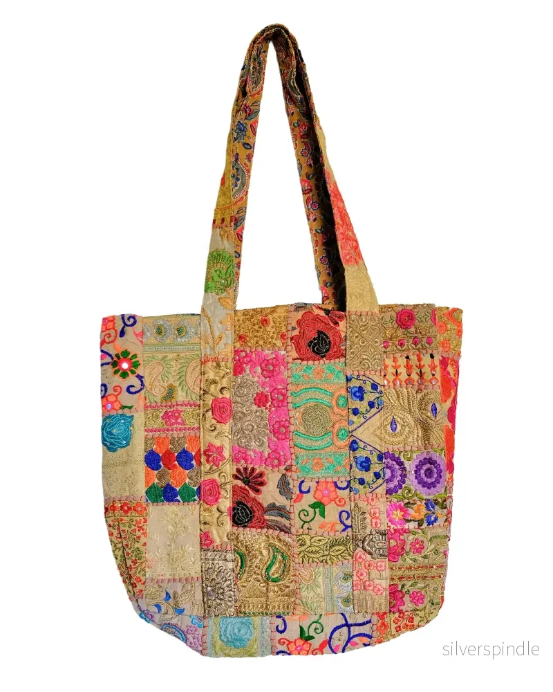 Broderad väska beige Broderad väska beige