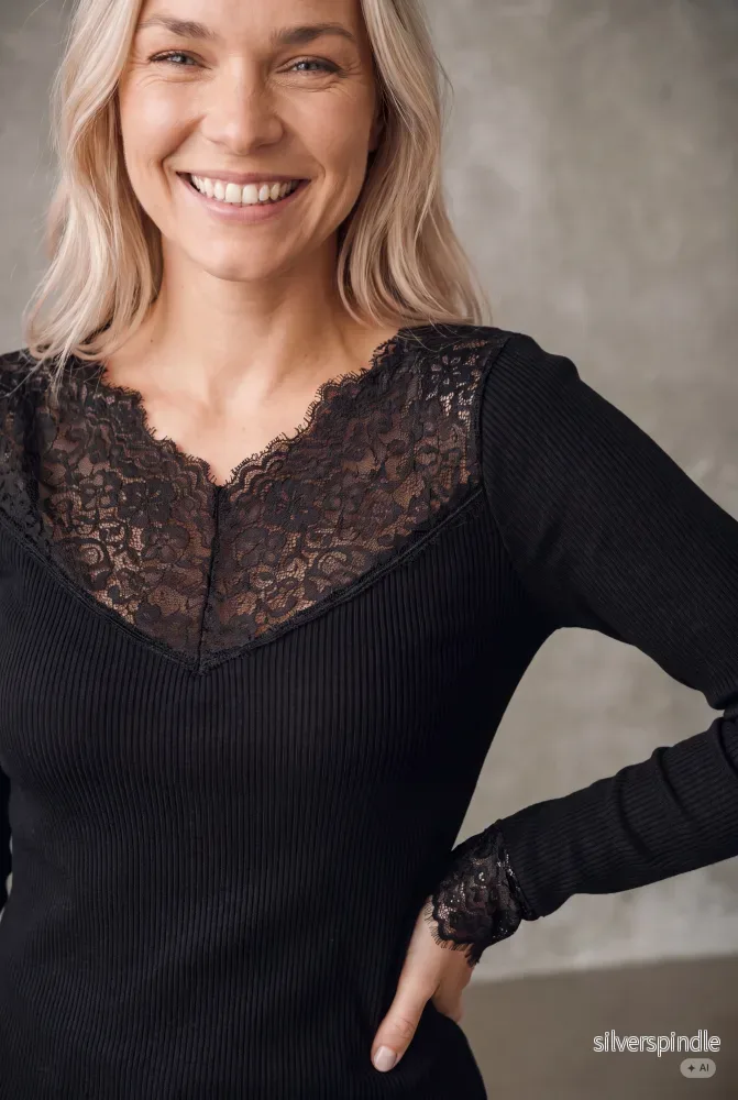 Dee Lace Blouse - Black - Bild 2
